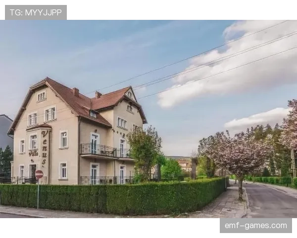 维纳斯大姐这阵子生活真奢华，豪车别墅都不像运动员日常了吧